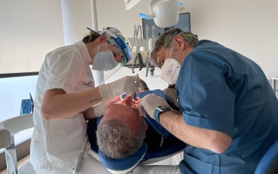 Implantologia, cos’è e come funziona